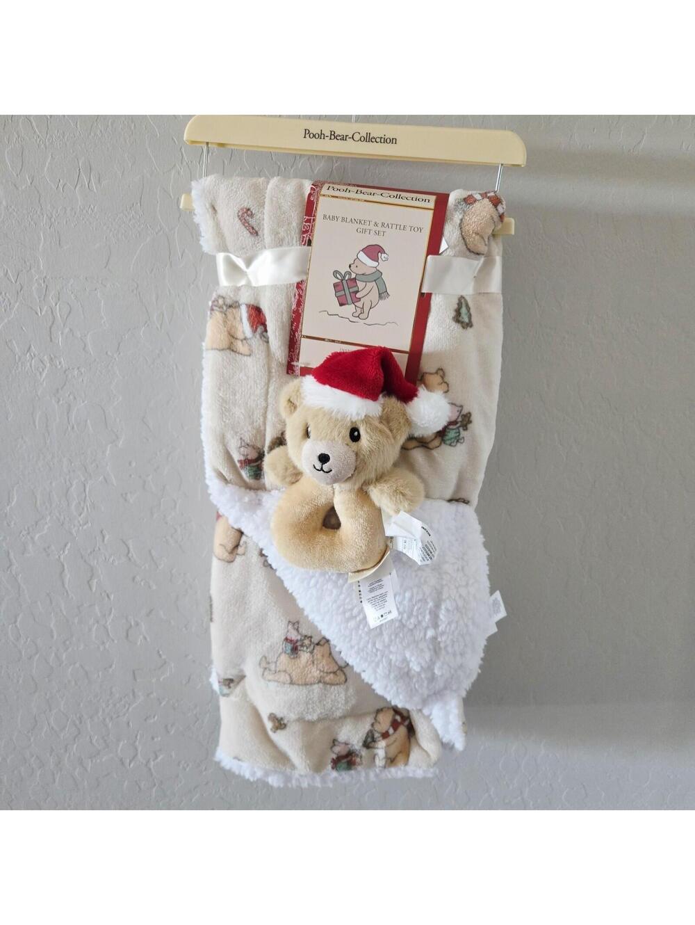 Pooh-Bear-Collection Winnie the Pooh Baby Blanket & Rattle Christmas Gift Set